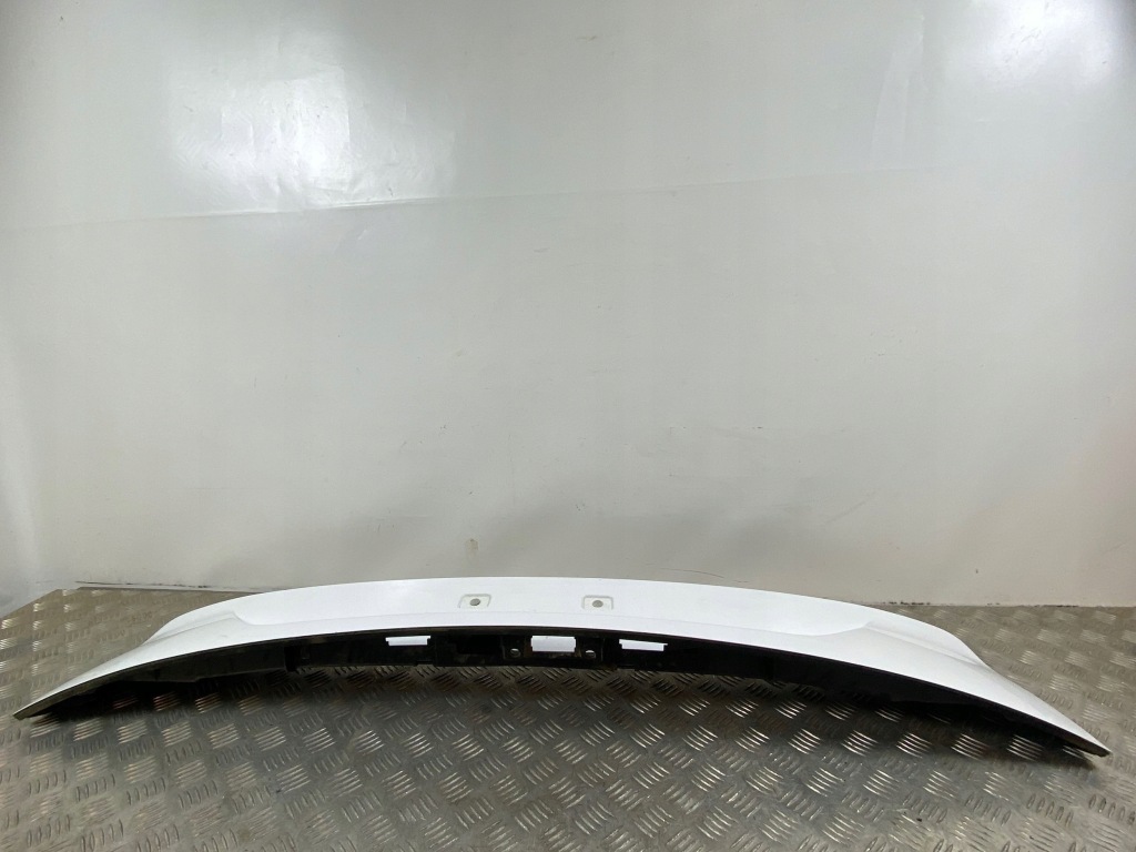 2020 alfa romeo stelvio молдинг освітлення номерного знака 156117304 Оригінал