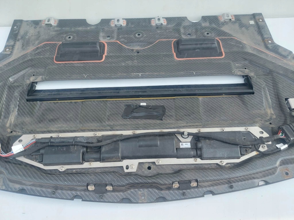 Mercedes gt r gtr w190 amg плита pod двигун карбон Ціна