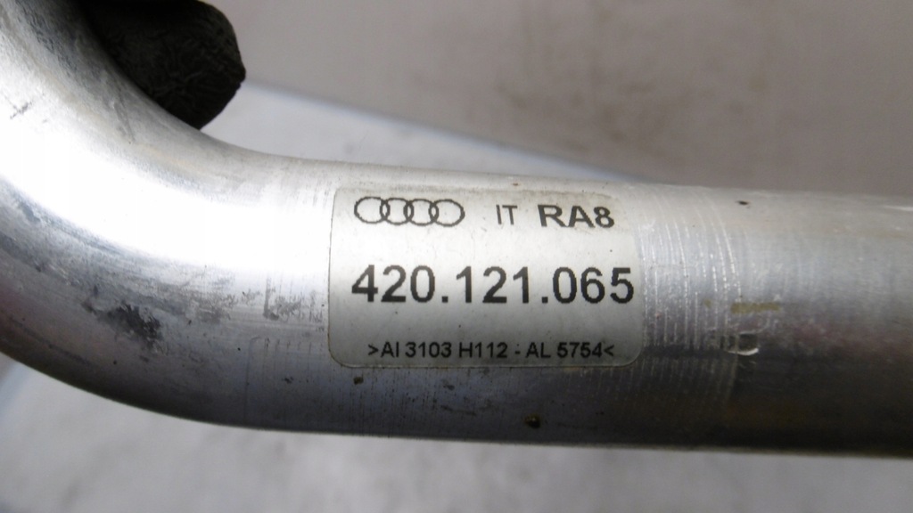 фото №3, Audi r8 420 06- шланг труба wąż wody 420121065