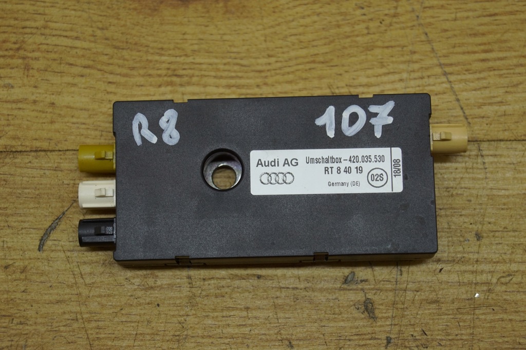 фото №1, Антена підсилювач audi r8 420 06- 420035530