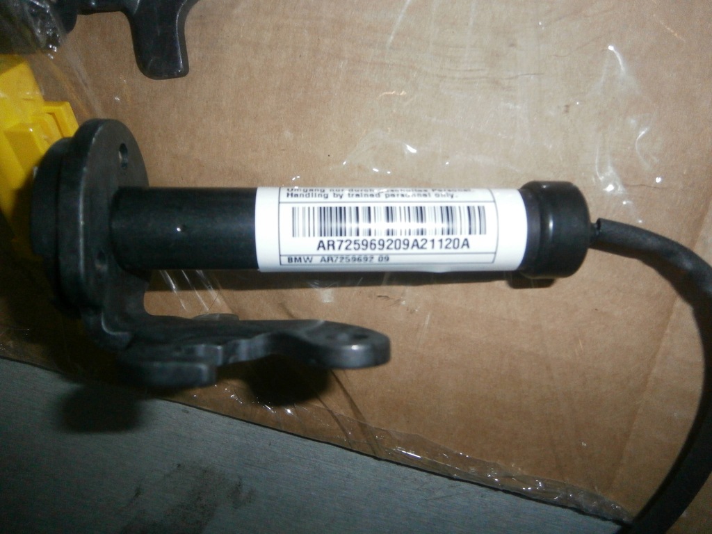 фото №6, Патрон петля капот правый bmw f22 f23 f34 f82