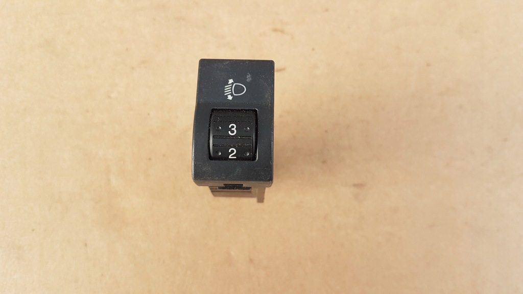 фото №1, Mazda 3 bk переключатель регулировки света bp4k66f0