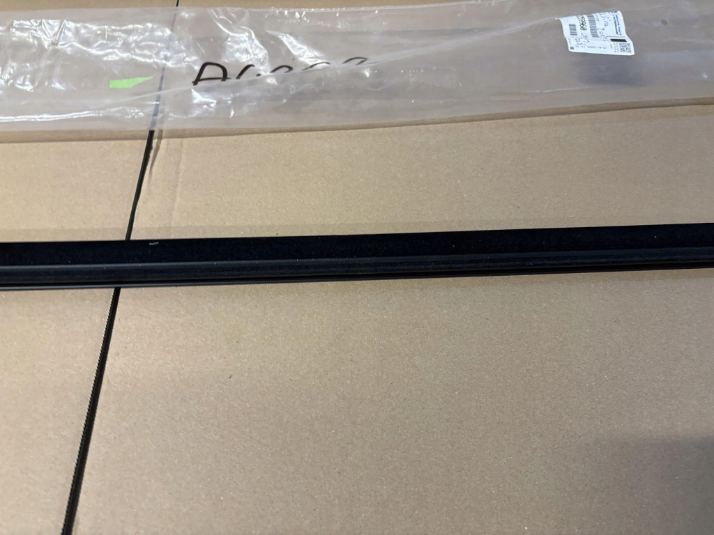 фото №9, Opel zafira c молдинг ущільнювач двері лівий перед 13259960