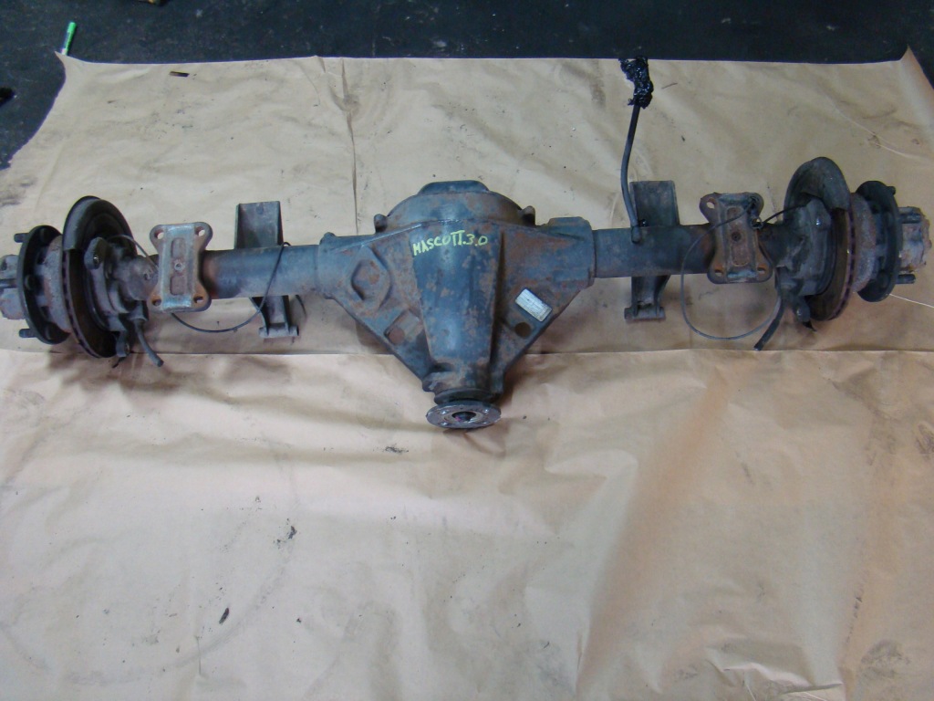 Задній міст диференціал renault mascott 3.0 03-10 8 гвинт 3,5 t 13 x 41 5010545957 Оригінал