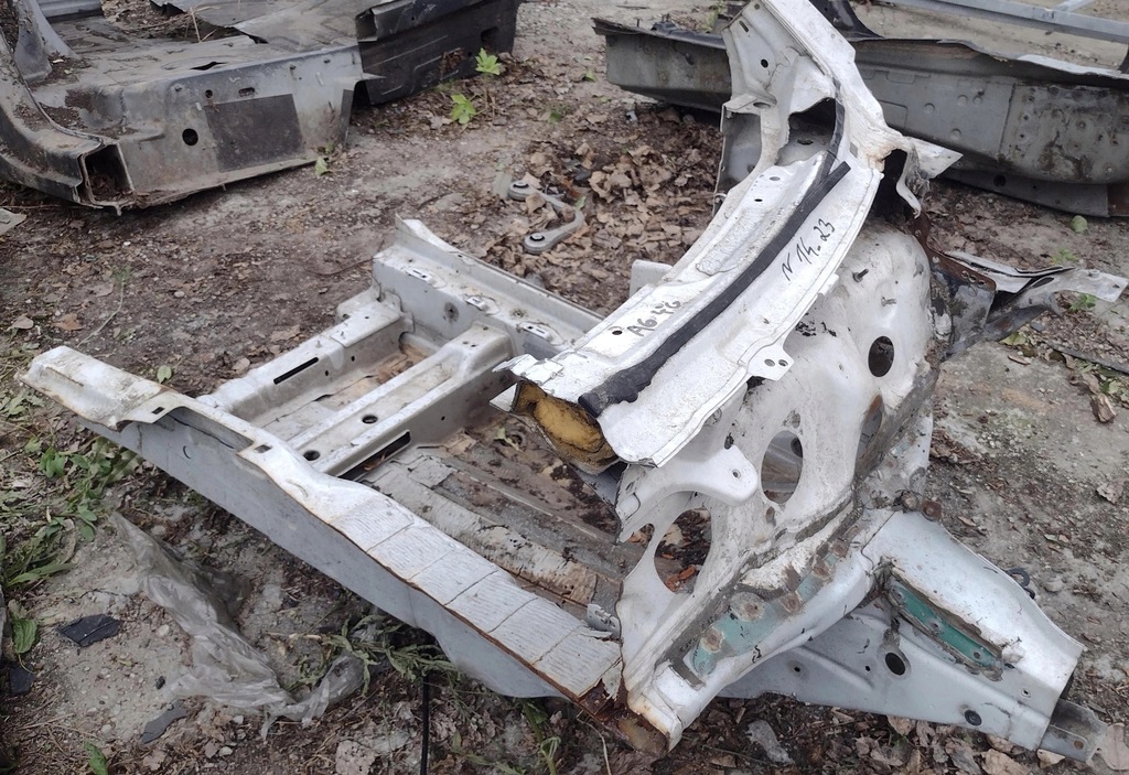 фото №8, Audi a6 4g чверть передня перед ліва поріг