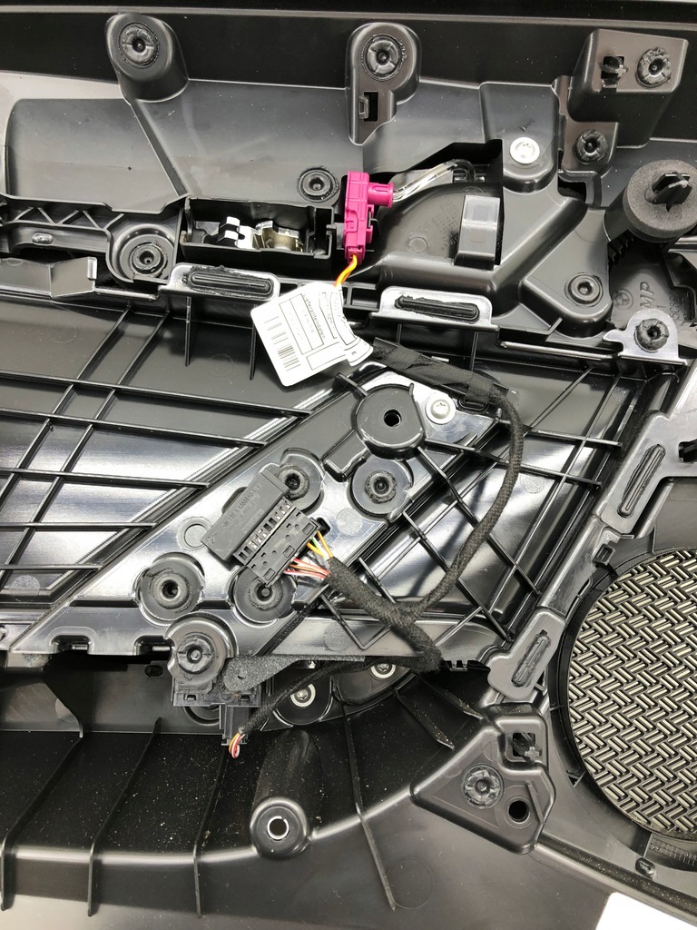 фото №12, Bmw x1 u11 правый обшивка задних дверь обивка piano black f015123