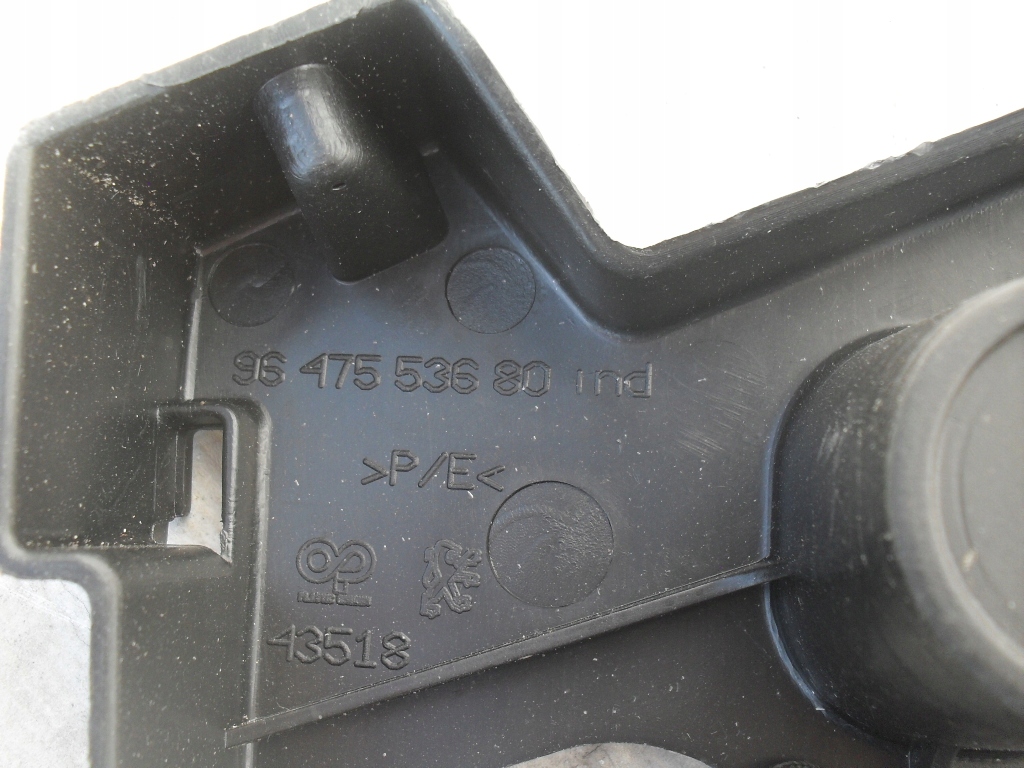 фото №7, Peugeot оригінальний номер 9647553780 9647553680 напрямні бампера задня peugeot 407 sw 7416.l2