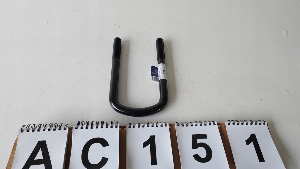 фото №1, Mercedes altego скоба рессора 2 щетки