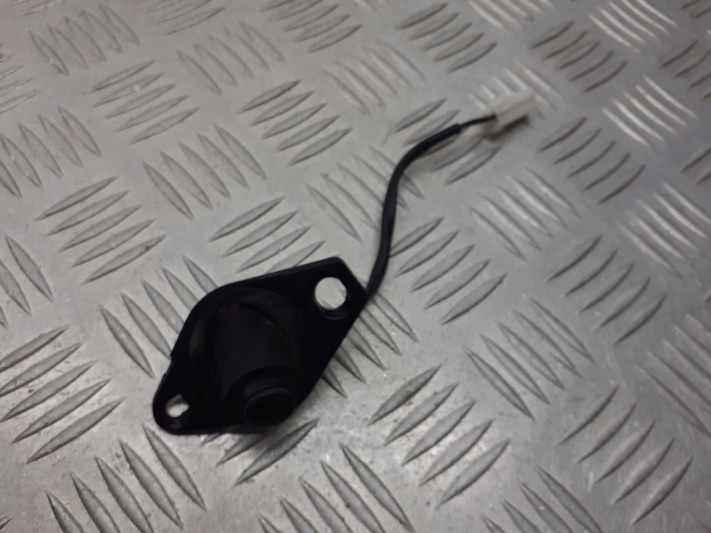 фото №1, Кнопка кришки багажника mazda 5 2.0 cc6451077