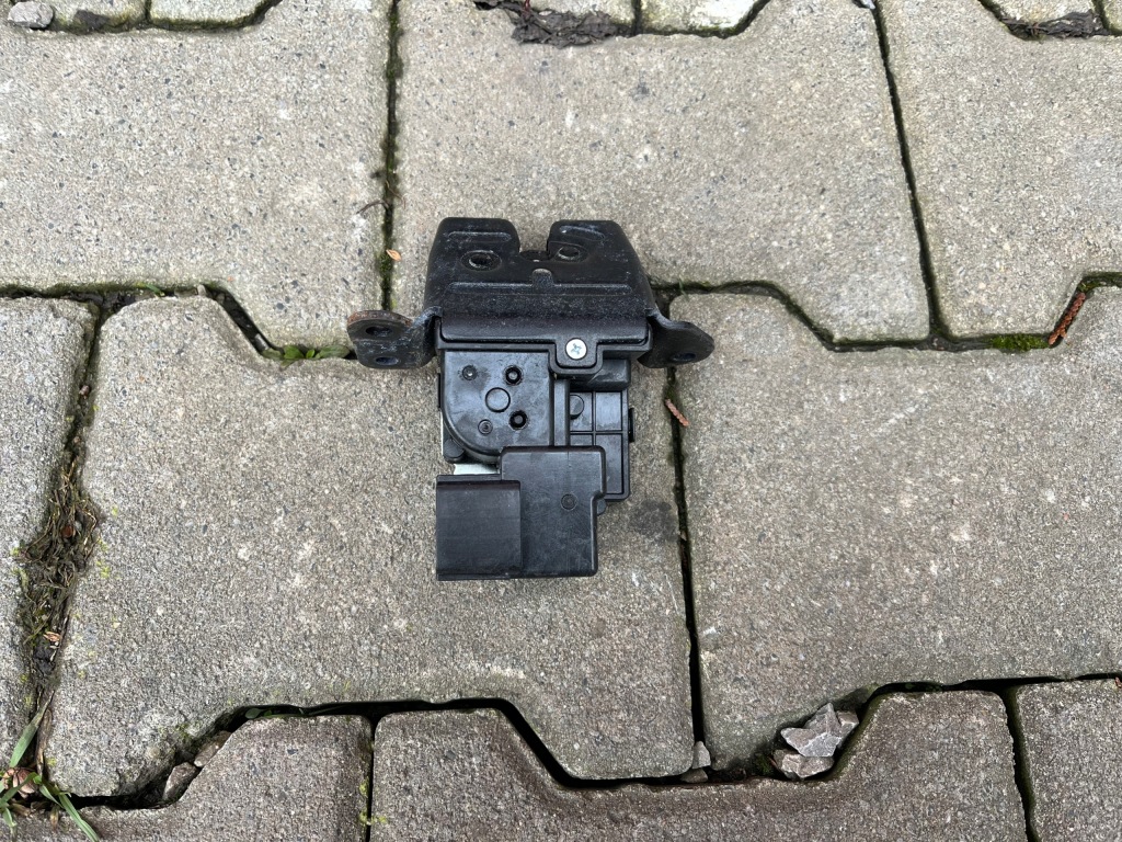 фото №1, Kia proceed ii замок крышки багажника