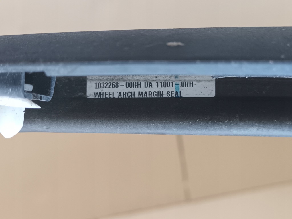 Молдинг на двері правий задній tesla x задня права Київ