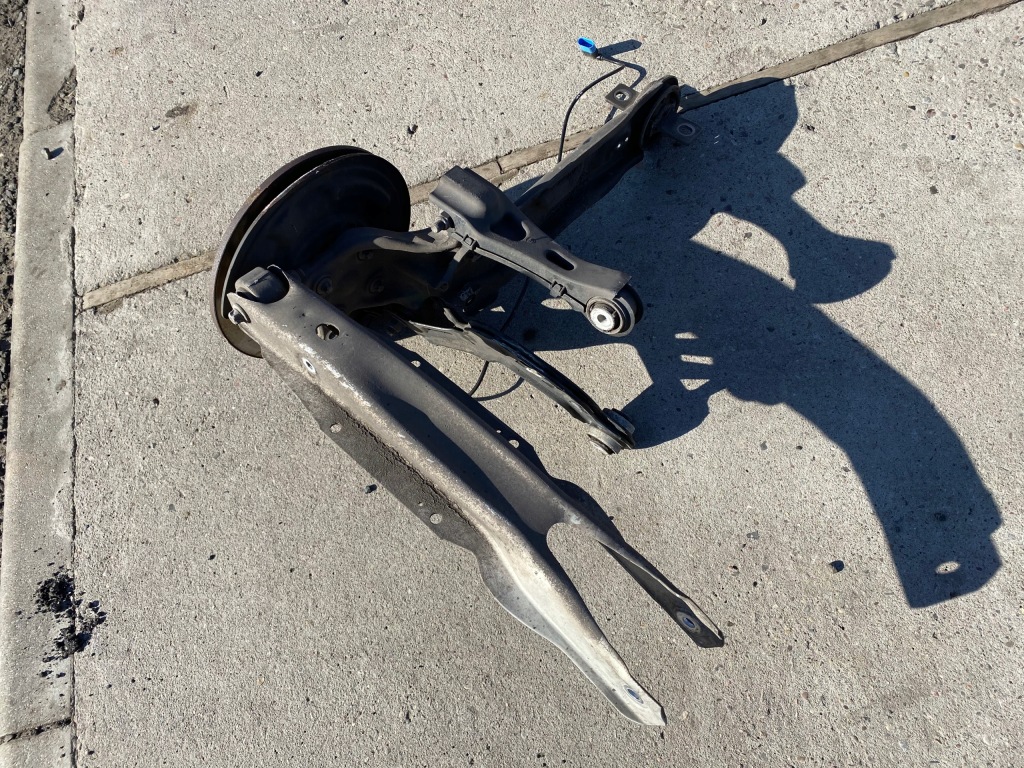 фото №3, Mercedes w117 cla поворотный кулак рычаг ступица задняя правый