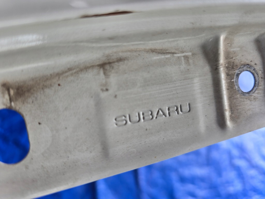 Subaru xv 17- рестайлинг  крыло  правый Оригинал