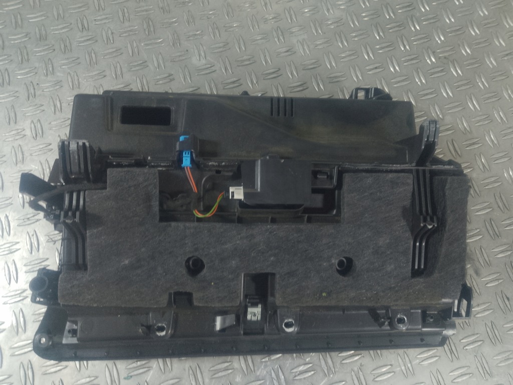 фото №6, Mercedes w207 coupe 09-13 бардачок пасажира a2076800091