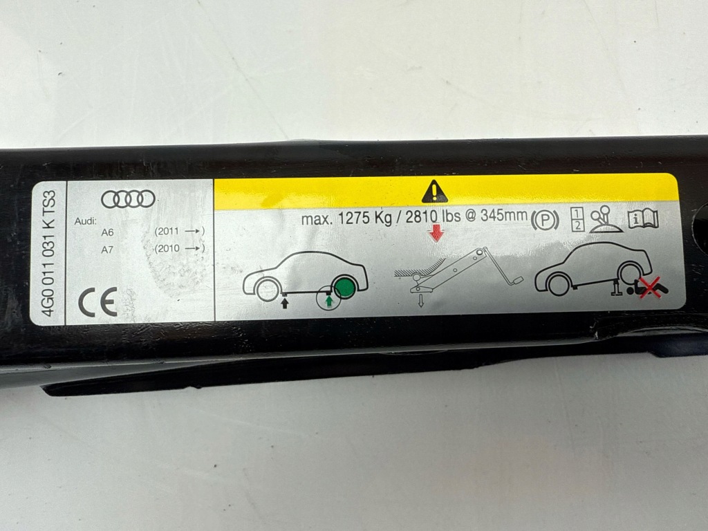 Audi a6 c7 2015 с задний домкрат автомобильный с Разборки