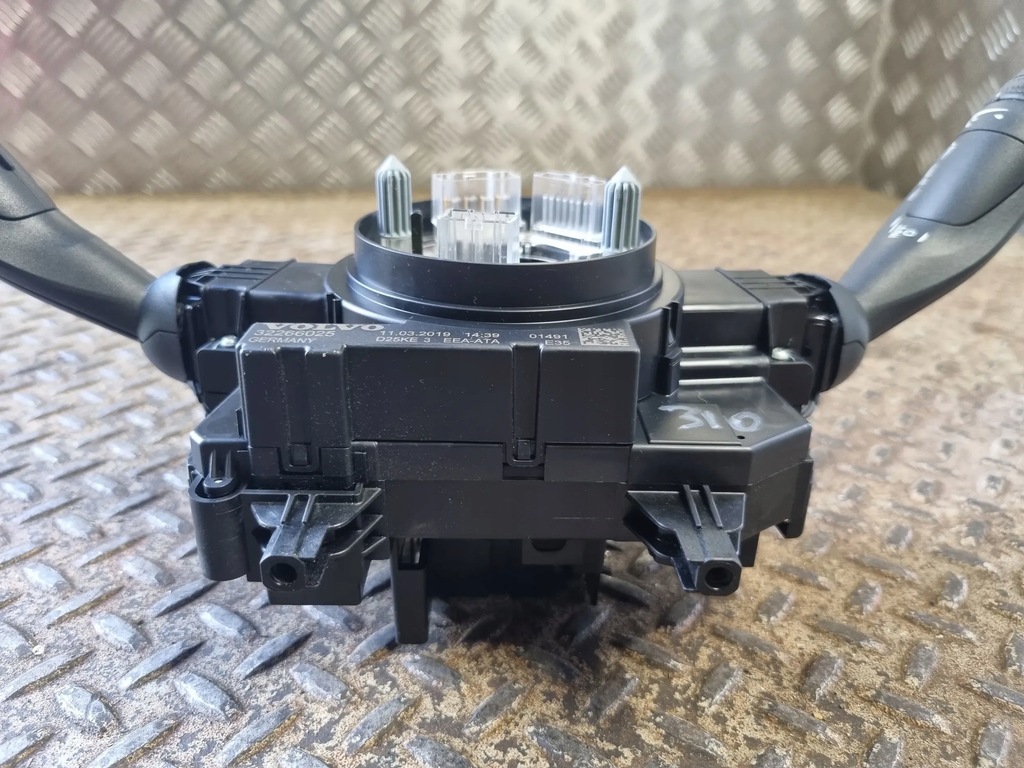 фото №10, Volvo xc60 2019 панелі керування, перемикачі