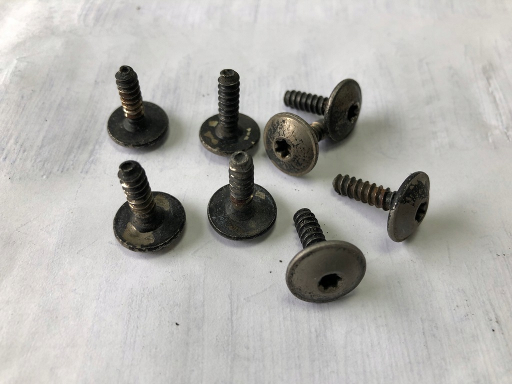 фото №1, Болт підкрилок volvo c30 s40 v50 2004-2012