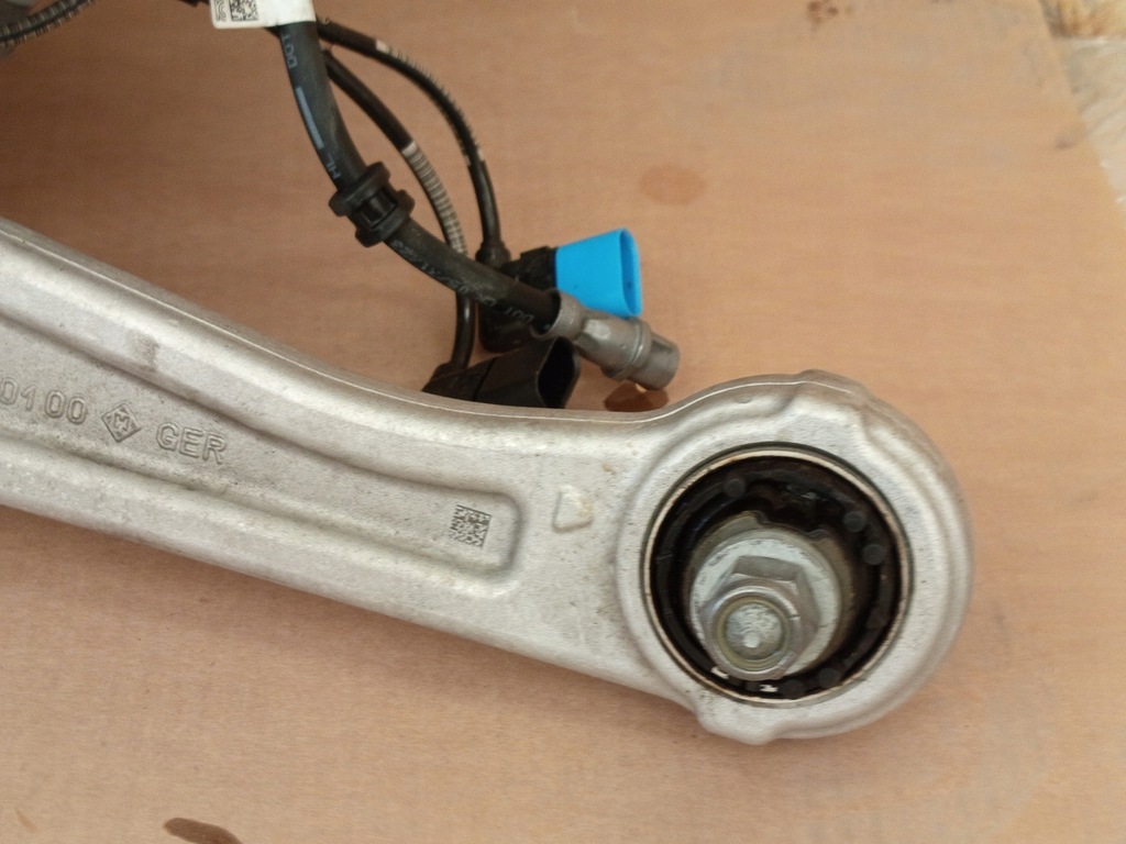 фото №11, Mercedes оригінальний номер a2063200800 w206 поворотний кулак амортизатор правий перед r2060200