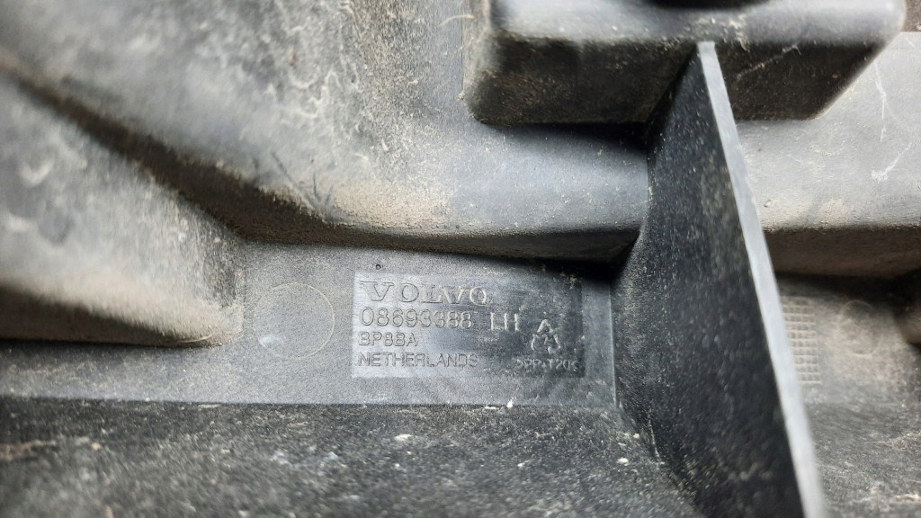 фото №5, Напрямна бампера задня лівий 08693388 volvo s60 lift 06r