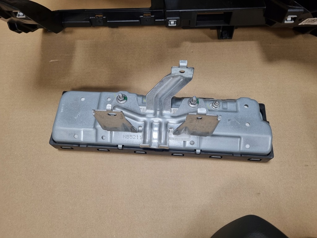 фото №13, Skoda karoq приборная панель консоль оригинал подушка безопасности водитель колено пассажир ремни