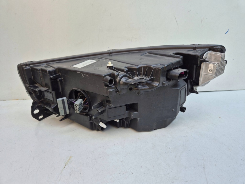 Volvo xc40 2 20- led 32342525 фара передняя перед правый  загрязненная Киев