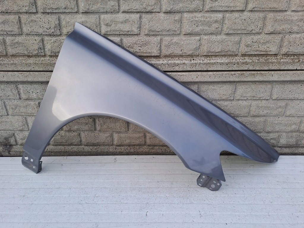 фото №1, Volvo s40 v50 04-12 крыло передний правый оригинал