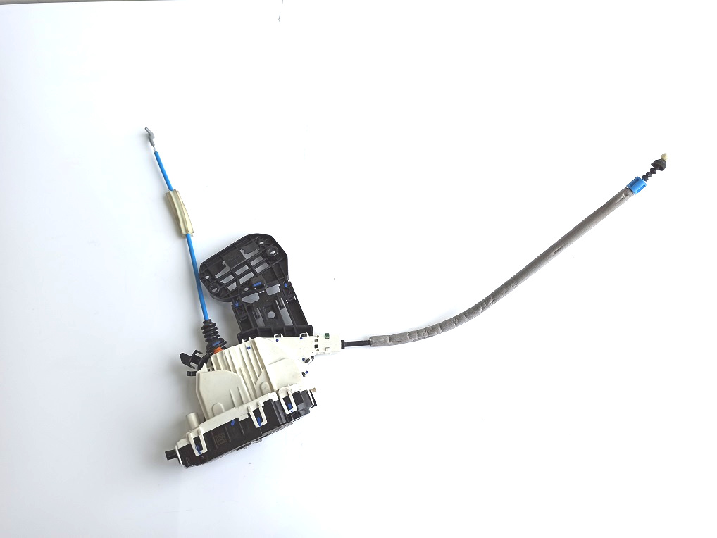 фото №1, Infiniti q30 замок дверь правый перед a0997202201