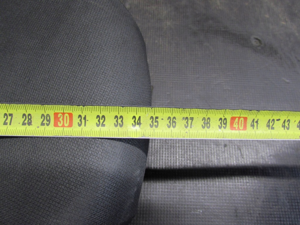 Подголовник правый  передок  seat ibiza 3 04-08 r. Недорого