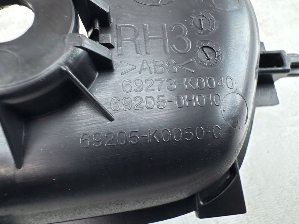 фото №8, Toyota aygo x 2023 перед сторона правая ручка внутренняя дверь передних