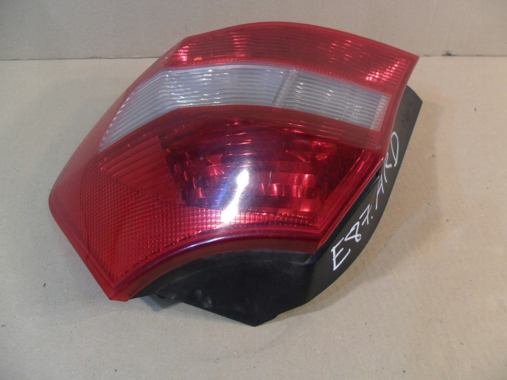 фото №13, Bmw 1 e81 e87 лампа задня права 301s380000