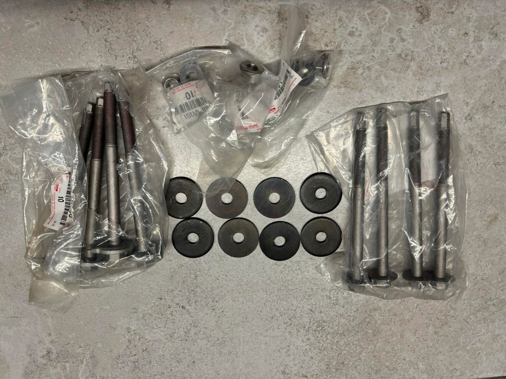 Купити Болт підкладка кріплення рами подушка втулка toyota land cruiser 120