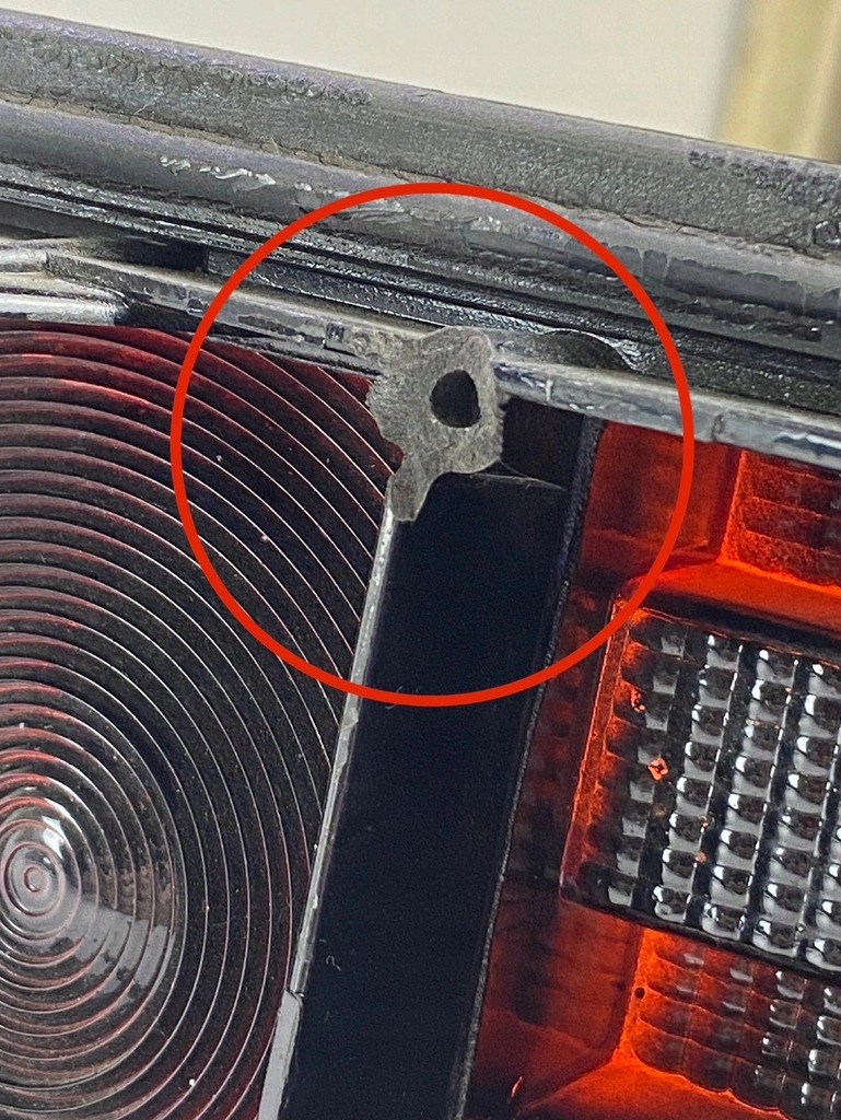 фото №12, Стекло фары лампа задняя задняя левая mercedes 190 w201 тонированная