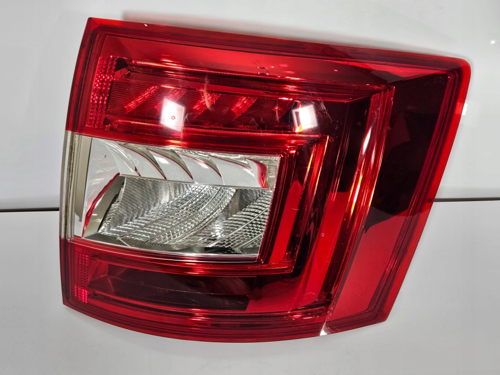 фото №1, Лампа правая задняя задняя skoda octavia iii kombi led