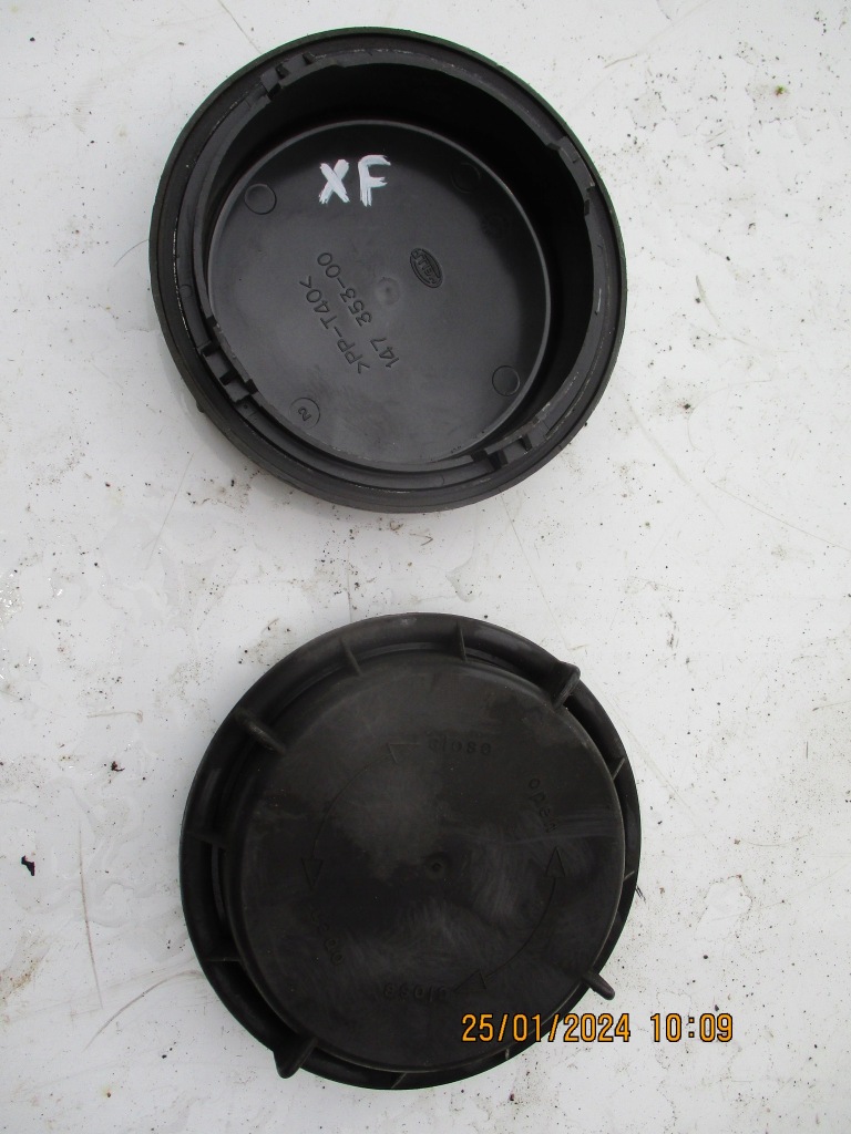 фото №1, Jaguar xf x250 2008-2011 r- защита ,заглушка лампы