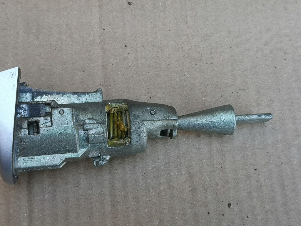 фото №1, Вкладка замок дверь vw eos правая 1q0837168a