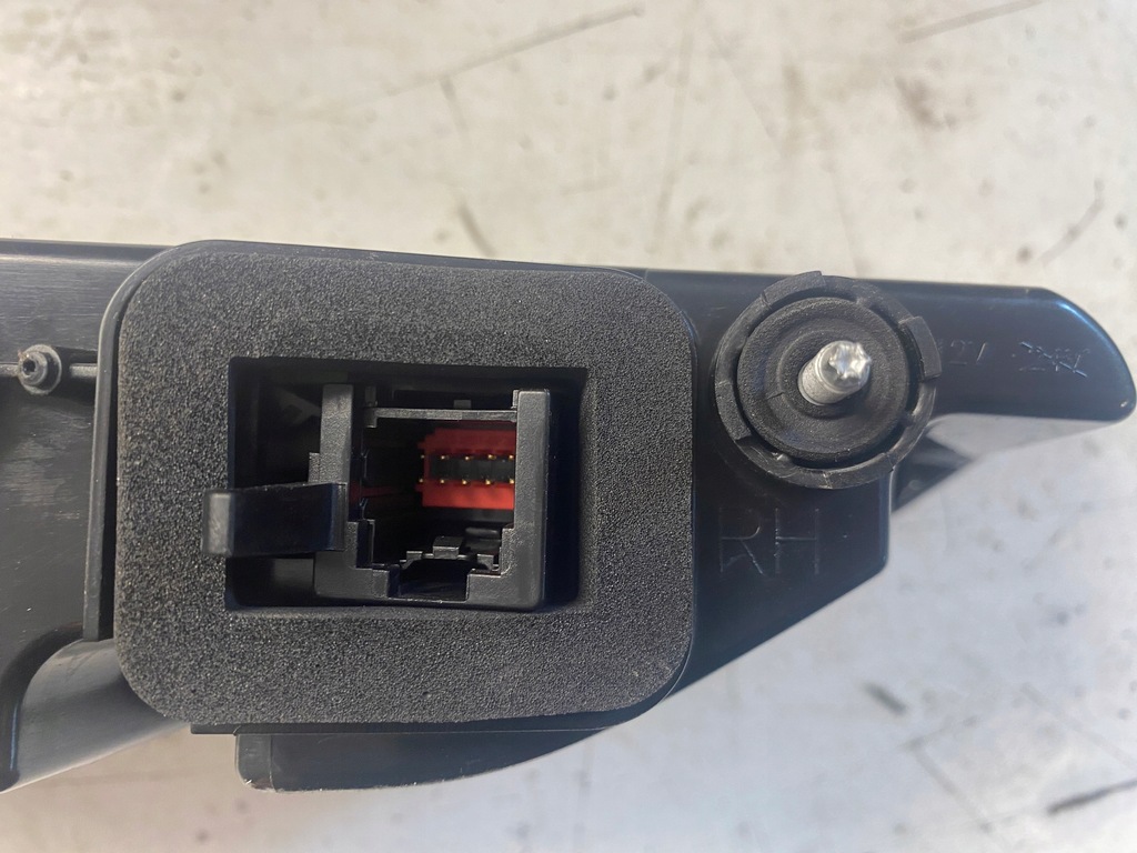 фото №12, Jaguar i-pace лампа правый задняя w крышка led