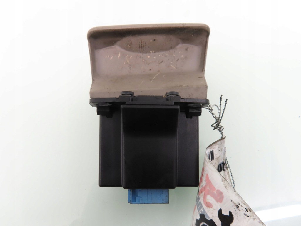 фото №4, Кнопка тормоза renault scenic ii 8200243681a