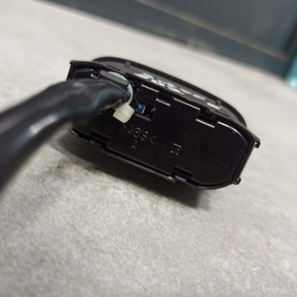 фото №8, Jaguar s-type переключатель крышки заливной 2r83-9b242-ad