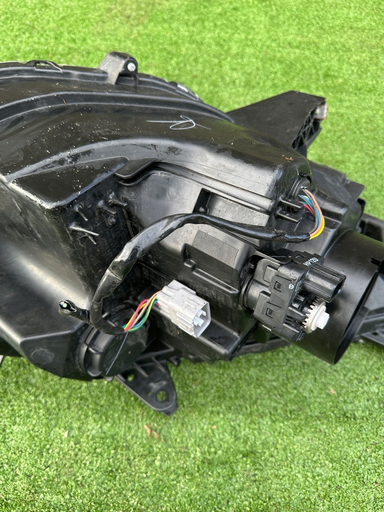 фото №7, Mitsubishi l200 фара ксенон левый