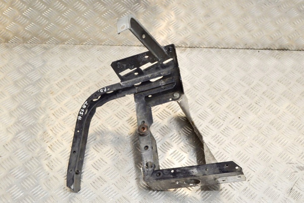 фото №5, Audi a8 d2 передний правый кронштейн крыла 4d0821138al 3.3 дизель 165kw 2000