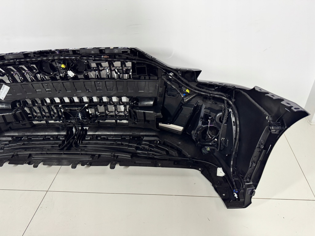Audi a8 d5 4n0 рестайлінг  бампер перед оригінальний новий Оригінал
