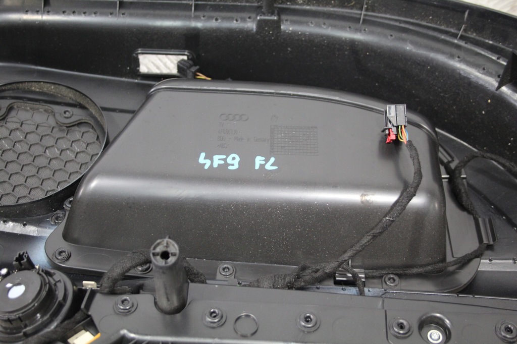 фото №6, Обшивка правый задняя audi a6 allroad c6 4f0 4f9