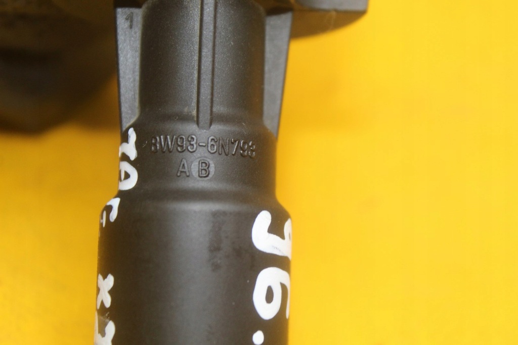 фото №8, Патрубок насоса wody jaguar xj x351 508ps 5.0b 8w93 6n793 ab