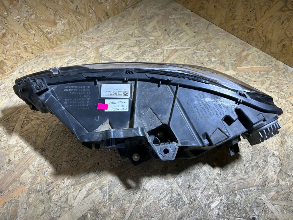 фото №13, Volvo v90 cross country 2017 лампи передні