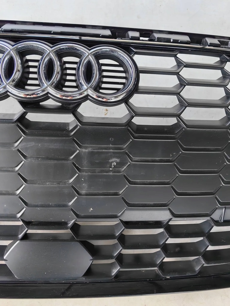 фото №6, Audi a3 8y black- решётка радиатора, решётка радиатора cała ładna