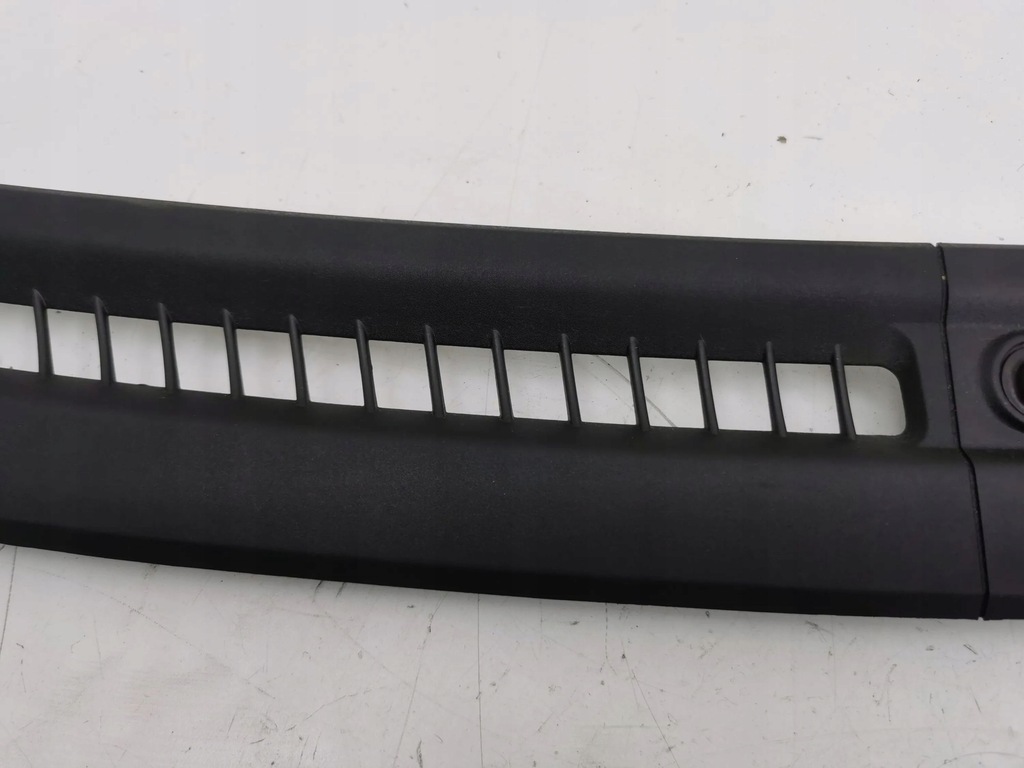 фото №9, Jeep cherokee 2015 форсунки / решётки обдув панели приборной панели