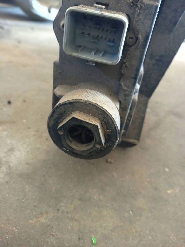 фото №9, Renault scenic ii / выключатель тормоза ручного 8200418647