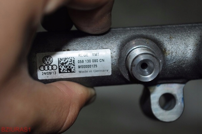 фото №4, Молдинг впрыскная audi a6 c7 fl 059130090cn