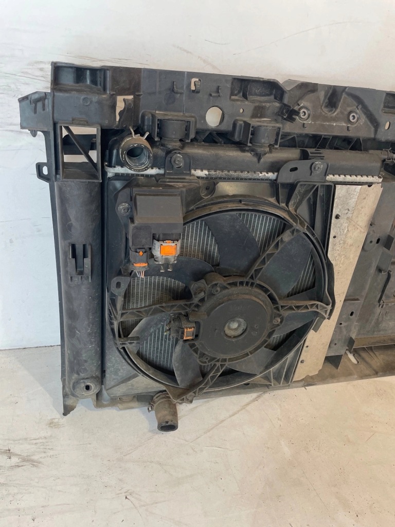 Ремень передний комплект радиатор вентилятор citroen c3 2 peugeot 208 2008 в Украине