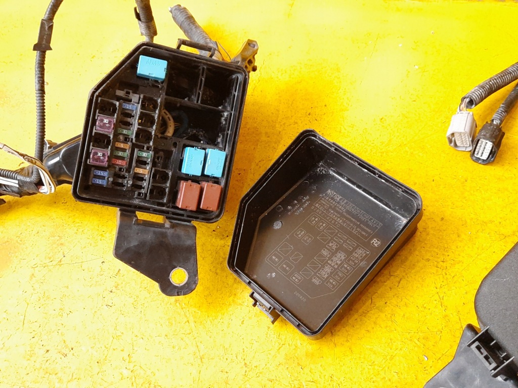 фото №7, Rav4 v 2.5 жгут электропроводка отсек двигателя